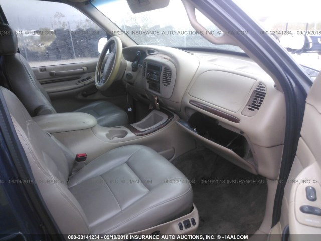 5LMEU27L8WLJ07352 - 1998 LINCOLN NAVIGATOR Көк фото 5