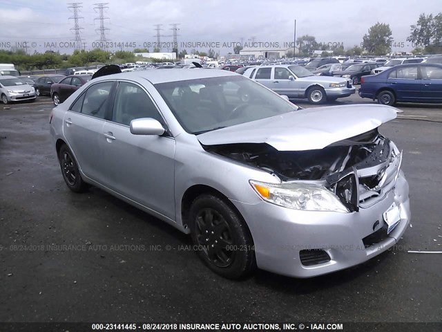 4T4BF3EKXBR202893 - 2011 TOYOTA CAMRY SE/LE/XLE ვერცხლისფერი ფოტო 1