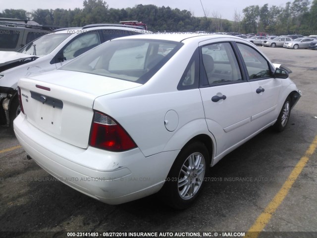 1FAFP34N37W127304 - 2007 FORD FOCUS ZX4/S/SE/SES 白色 照片 4