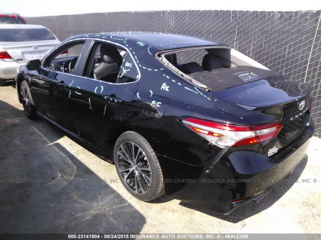 4T1B11HKXJU620202 - 2018 TOYOTA CAMRY L/LE/XLE/SE/XSE BLACK photo 3