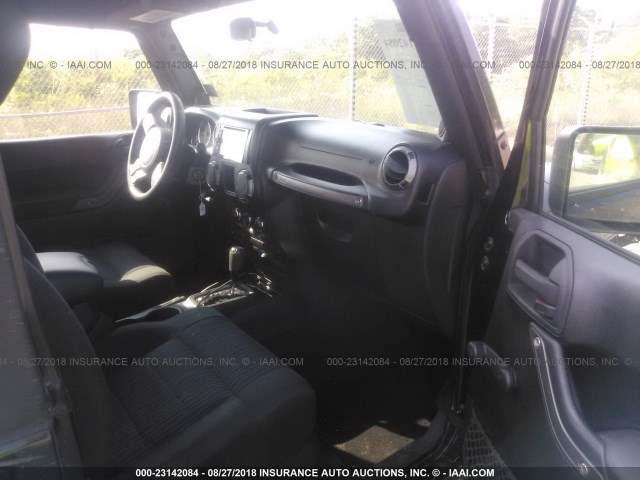 1J4AA2D15BL531612 - 2011 JEEP WRANGLER SPORT Qara foto 5