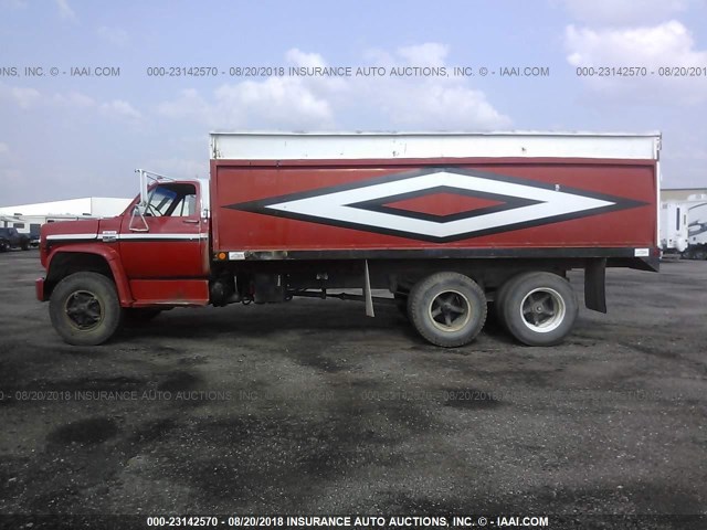 TCE677V598395 - 1977 GMC C6500 RED photo 8