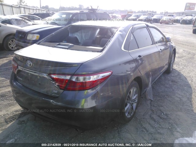 4T1BF1FK6GU261380 - 2016 TOYOTA CAMRY LE/XLE/SE/XSE GRAY photo 4