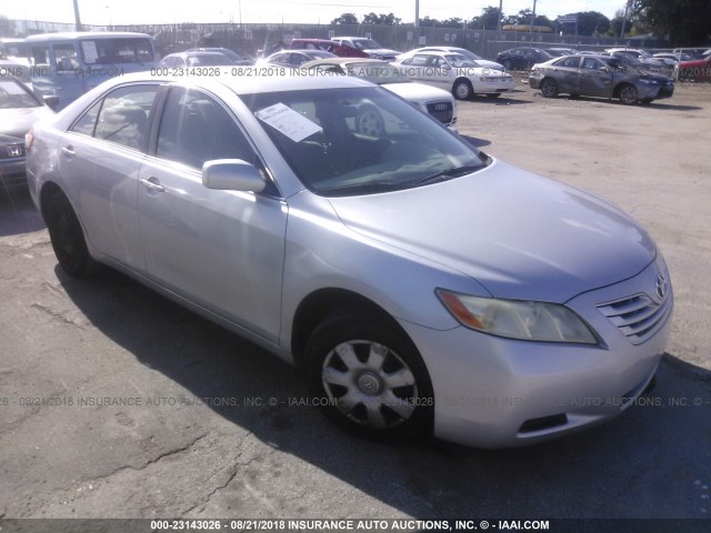 4T1BE46K57U724081 - 2007 TOYOTA CAMRY NEW GENERAT CE/LE/XLE/SE SILVER photo 1