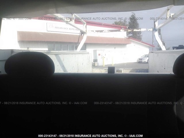 1GBHC292X5E188826 - 2005 CHEVROLET SILVERADO C2500 HEAVY DUTY WHITE photo 8