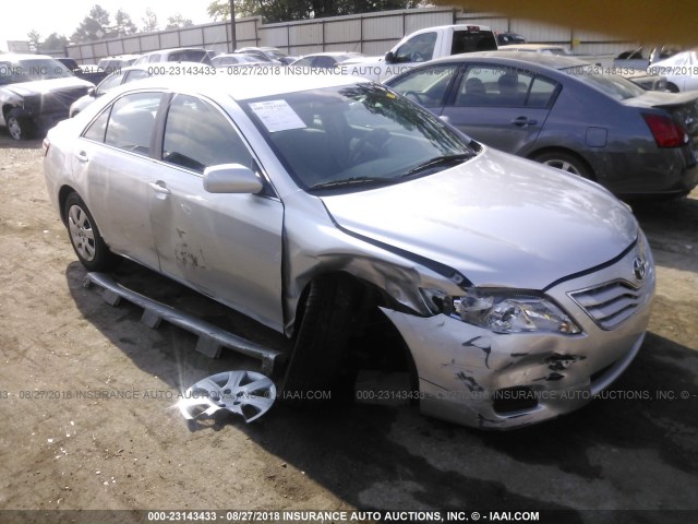 4T1BF3EK7BU129847 - 2011 TOYOTA CAMRY SE/LE/XLE ვერცხლისფერი ფოტო 1