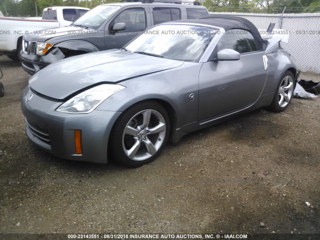 JN1AZ36A26M451740 - 2006 NISSAN 350Z ROADSTER GRAY photo 2