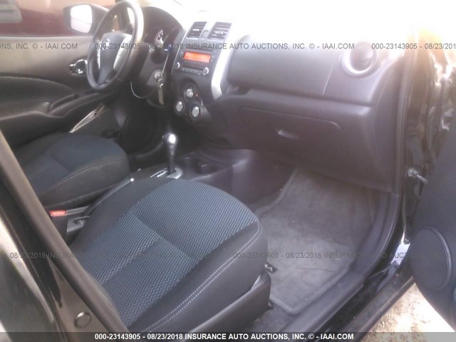 3N1CE2CP5EL390173 - 2014 NISSAN VERSA NOTE S/S PLUS/SV/SL BLACK photo 5