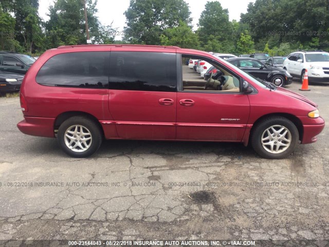 1B4GP44R4WB574024 - 1998 DODGE GRAND CARAVAN SE/SPORT RED photo 1