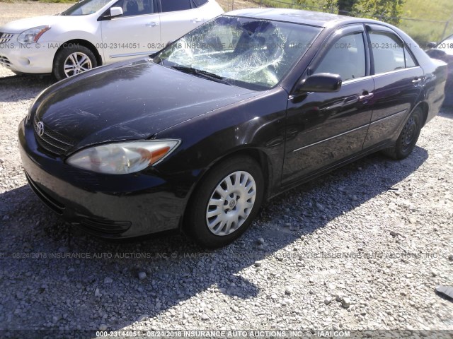 4T1BE32KX2U636703 - 2002 TOYOTA CAMRY LE/XLE/SE Qara foto 2