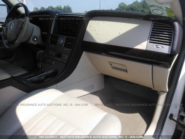 5LMEU68HX3ZJ38922 - 2003 LINCOLN AVIATOR 奶油色 照片 5
