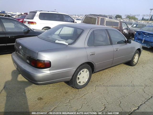 4T1BG12K7TU815409 - 1996 TOYOTA CAMRY DX/LE/XLE ნაცრისფერი ფოტო 4