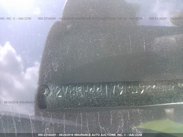 2V8HW44179R598400 - 2009 VOLKSWAGEN ROUTAN S WHITE photo 9