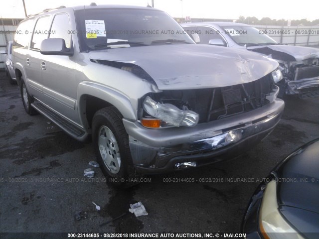 3GNEC16Z34G204549 - 2004 CHEVROLET SUBURBAN C1500 GRAY photo 6