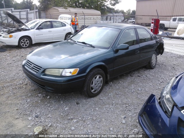 4T1BG22K3WU263031 - 1998 TOYOTA CAMRY CE/LE/XLE 绿色 照片 2
