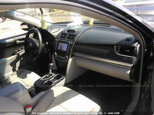 4T4BF1FK0DR330081 - 2013 TOYOTA CAMRY L/SE/LE/XLE 深蓝色 照片 5