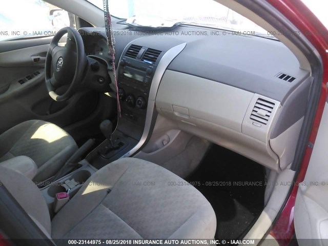 JTDBL40EX9J048633 - 2009 TOYOTA COROLLA LE/XLE RED photo 5