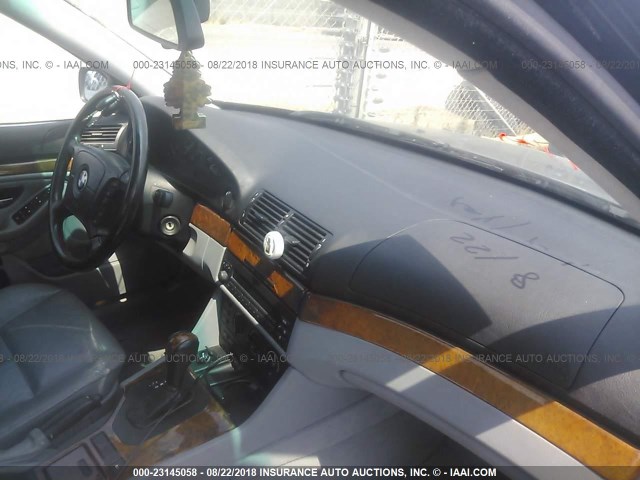 WBADT43411GF57457 - 2001 BMW 525 I AUTOMATIC BLUE photo 5