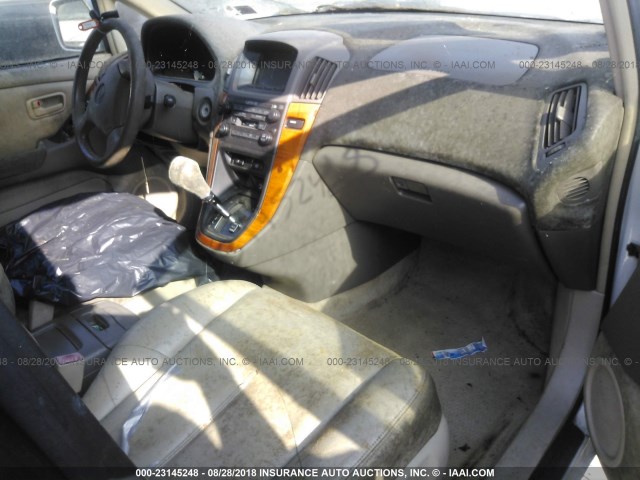 JT6HF10U0Y0108924 - 2000 LEXUS RX 300 WHITE photo 5