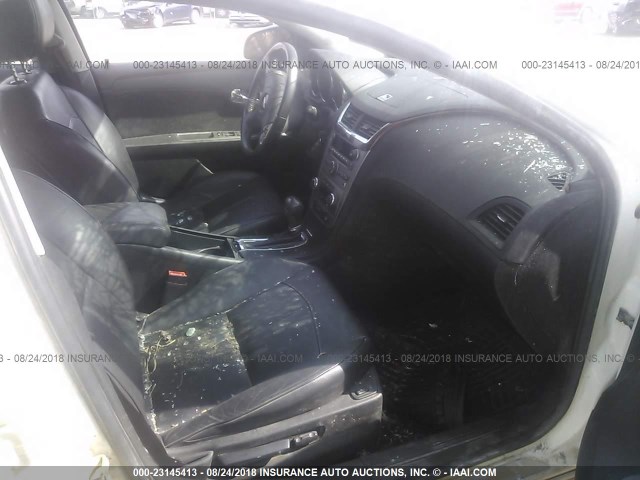 1G1ZE5EB5AF243343 - 2010 CHEVROLET MALIBU LTZ 白色 照片 5