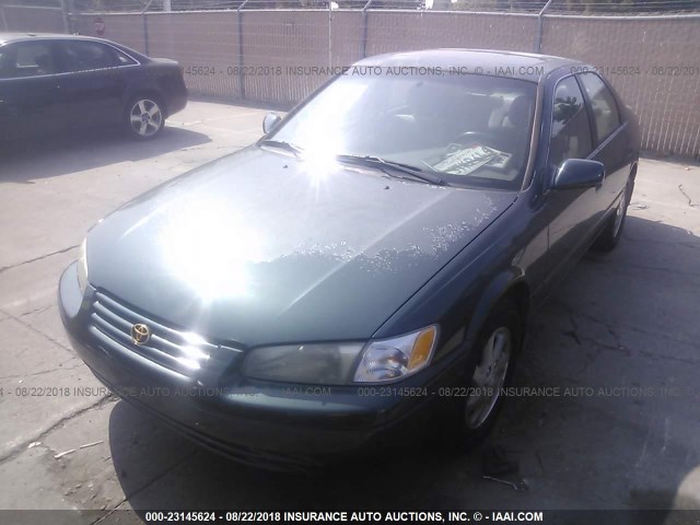 JT2BF22K4V0013710 - 1997 TOYOTA CAMRY LE/XLE GREEN photo 2
