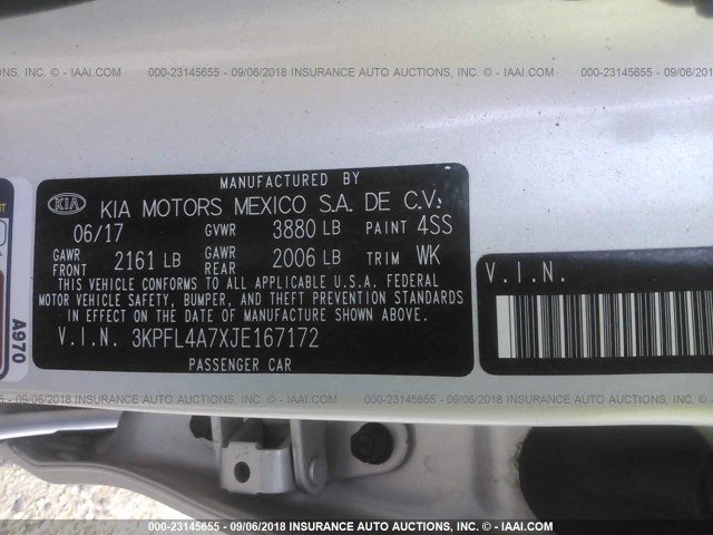 3KPFL4A7XJE167172 - 2018 KIA FORTE LX/S SILVER photo 9