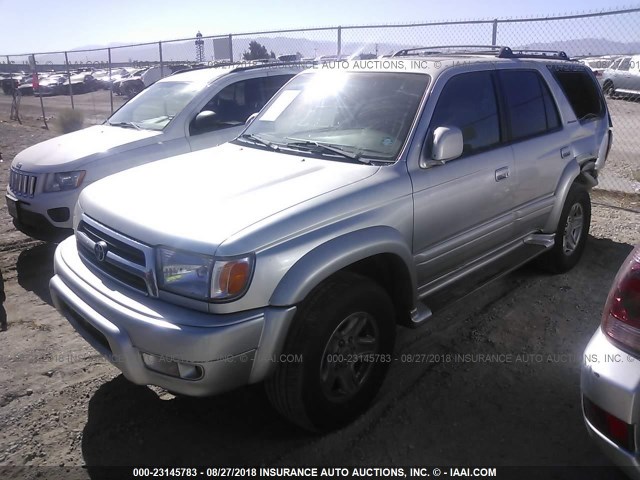 JT3GN87R0Y0140228 - 2000 TOYOTA 4RUNNER LIMITED SILVER photo 2