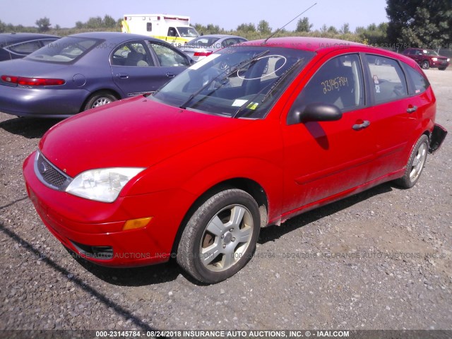 1FAFP37N87W125320 - 2007 FORD FOCUS ZX5/S/SE/SES RED photo 2