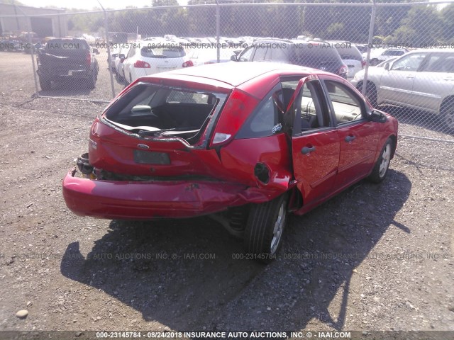 1FAFP37N87W125320 - 2007 FORD FOCUS ZX5/S/SE/SES RED photo 4