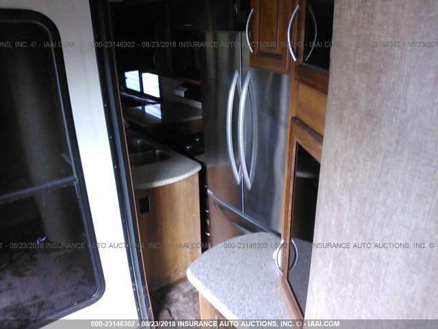 5ZT3CS0B3FG117751 - 2015 FOREST RIVER CRUSADER 351REQ  Շագանակագույն լուսանկար 7