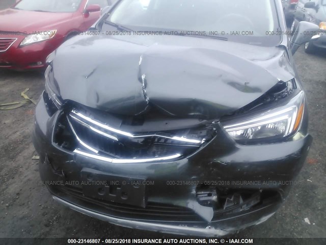 KL4CJASB7JB611240 - 2018 BUICK ENCORE PREFERRED Сұр фото 6