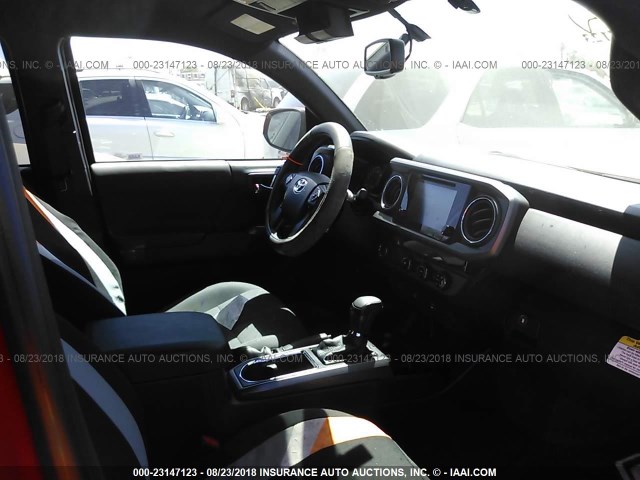 3TMAZ5CN3HM051760 - 2017 TOYOTA TACOMA DBL CAB/SR5/TRD SPORT/OR ORANGE photo 5