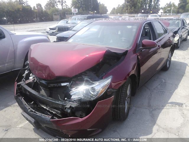 4T1BF1FKXFU977956 - 2015 TOYOTA CAMRY LE/XLE/SE/XSE 红色 照片 2