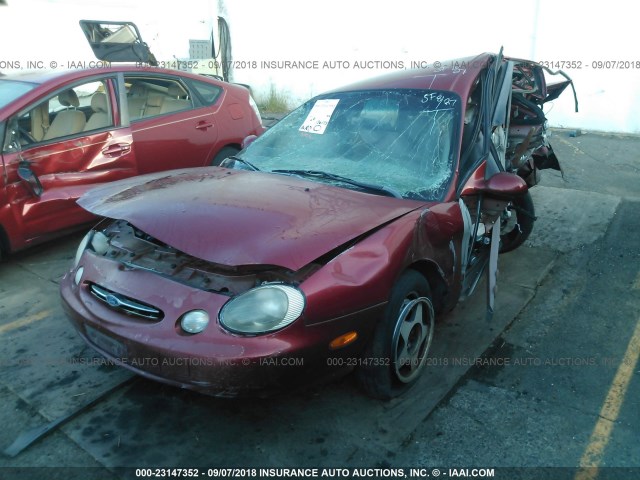 1FAFP52U1WG221440 - 1998 FORD TAURUS LX/SE RED photo 2