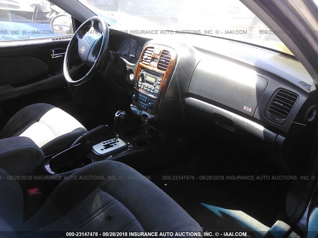 KMHWF35H44A989327 - 2004 HYUNDAI SONATA GLS/LX ნაცრისფერი ფოტო 5