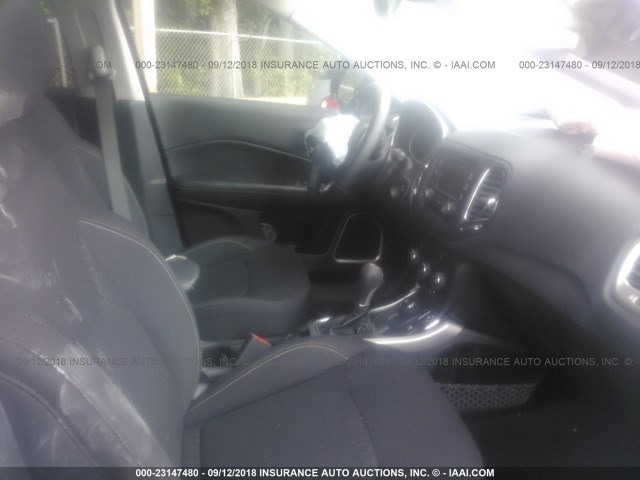 3C4NJDAB9HT668002 - 2017 JEEP COMPASS SPORT 红色 照片 5