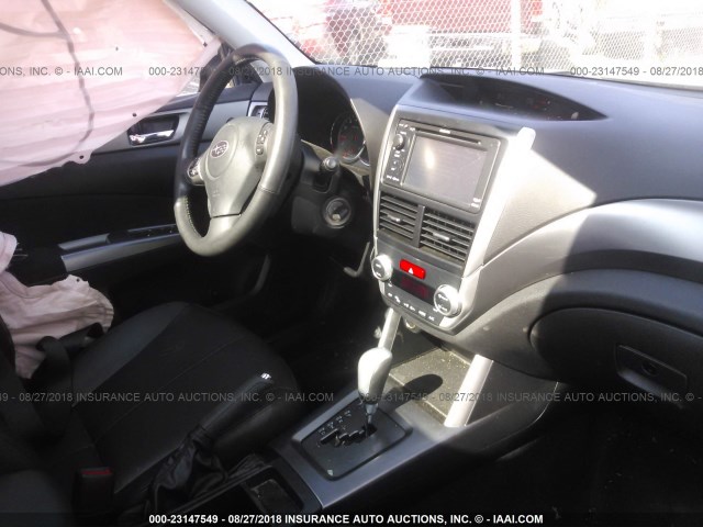 JF2SHAHC9CH431353 - 2012 SUBARU FORESTER TOURING 银色 照片 5