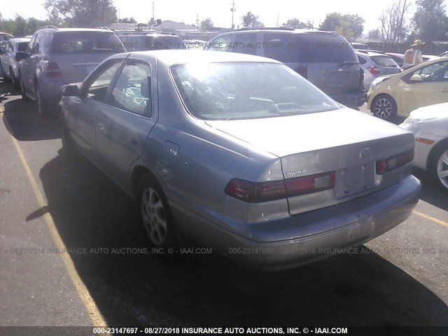 JT2BF28KXW0096911 - 1998 TOYOTA CAMRY LE/XLE 金色 照片 3