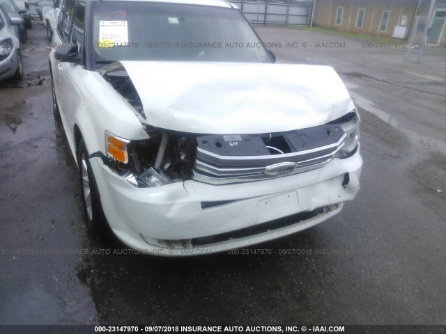 2FMGK5BCXCBD10717 - 2012 FORD FLEX SE WHITE photo 6