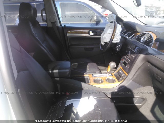 5GAKRCED1CJ284783 - 2012 BUICK ENCLAVE WHITE photo 5