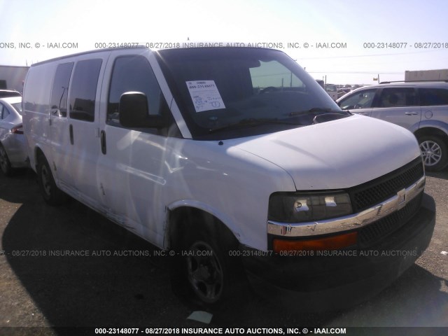 1GCFG15X781149738 - 2008 CHEVROLET EXPRESS G1500  WHITE photo 1