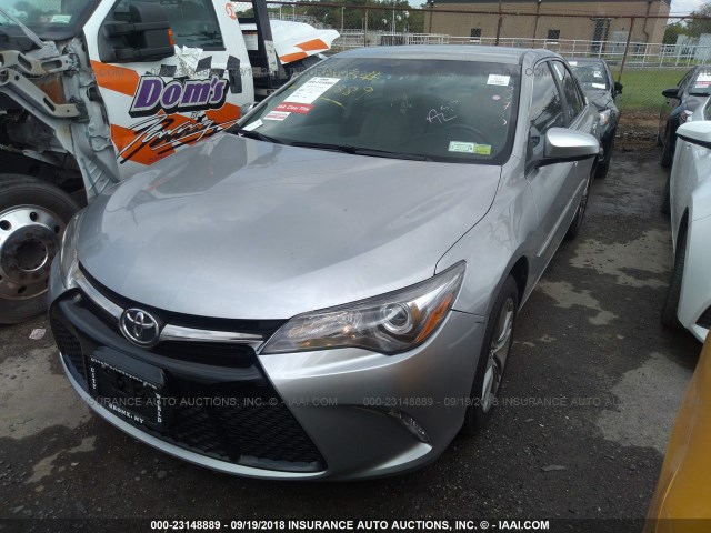 4T1BF1FK3HU370073 - 2017 TOYOTA CAMRY LE/XLE/SE/XSE 黑色 照片 2
