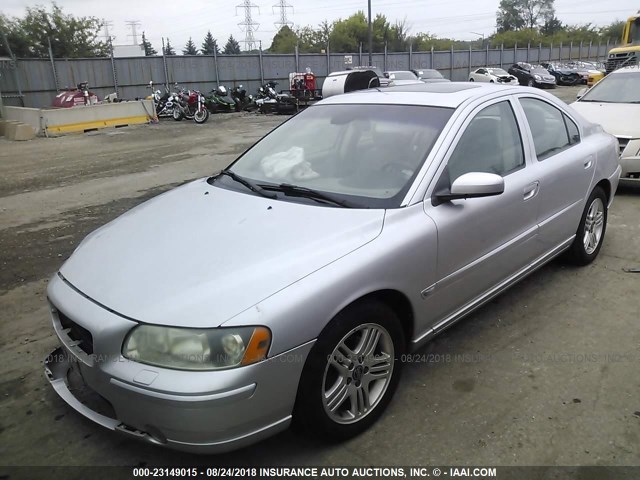 YV1RS592052431365 - 2005 VOLVO S60 2.5T SILVER photo 2