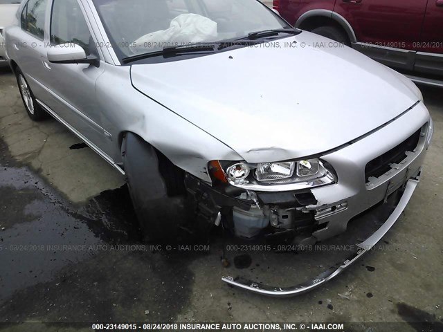 YV1RS592052431365 - 2005 VOLVO S60 2.5T SILVER photo 6