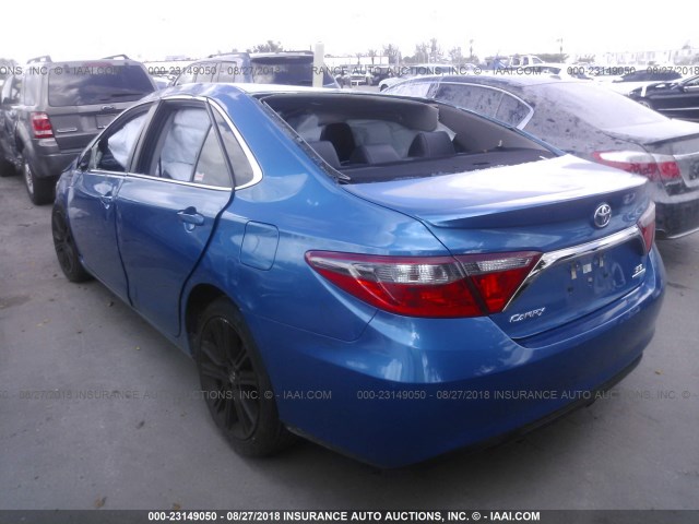 4T1BF1FK8GU539518 - 2016 TOYOTA CAMRY LE/XLE/SE/XSE 蓝色 照片 3