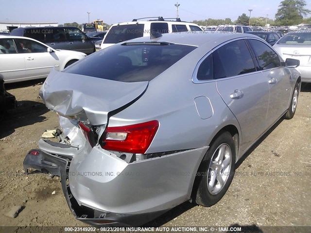 1G1ZB5ST2HF161473 - 2017 CHEVROLET MALIBU LS 银色 照片 4