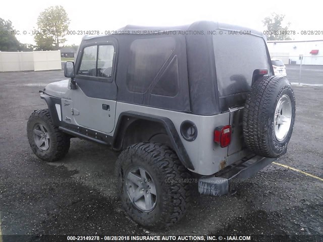 1J4FA49S51P357342 - 2001 JEEP WRANGLER / TJ SPORT SILVER photo 3