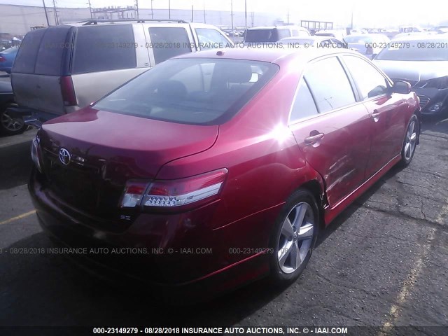 4T1BF3EK7BU124857 - 2011 TOYOTA CAMRY SE/LE/XLE RED photo 4