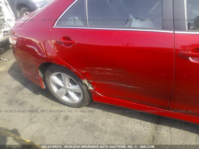 4T1BF3EK7BU124857 - 2011 TOYOTA CAMRY SE/LE/XLE RED photo 6