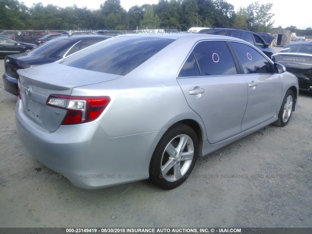 4T1BF1FK4DU223884 - 2013 TOYOTA CAMRY L/SE/LE/XLE ვერცხლისფერი ფოტო 4